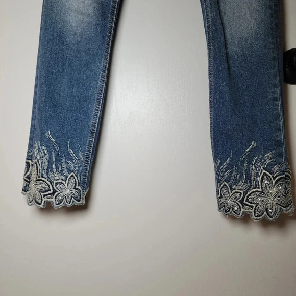 Miss Me Embroidered Ankle Skinny Jeans | Size 26 - Picture 3 of 10